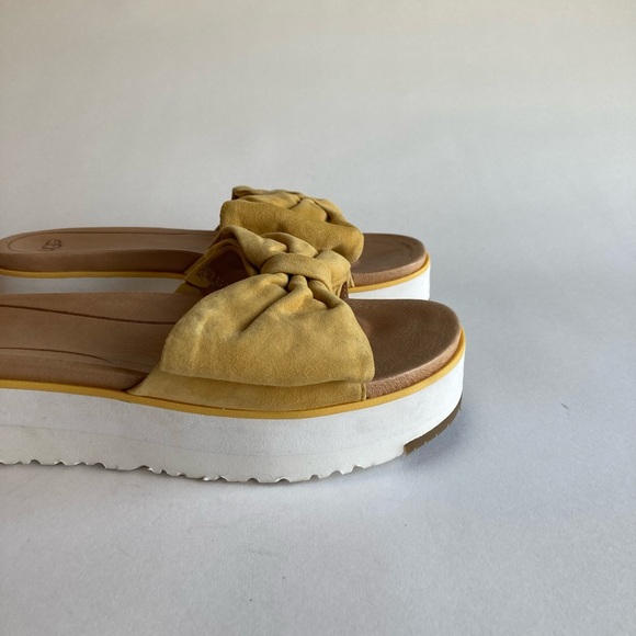 UGG Mustard Yellow Velvet Bow White Wedge Flip Flops Sandals size 8.5 - Picture 4 of 14